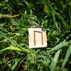 БРЕЛОК ДЕРЕВ'ЯНИЙ КВАДРАТНИЙ РУНА УРУЗ (KEYRING WOODEN SQUARE RUNE URUZ)